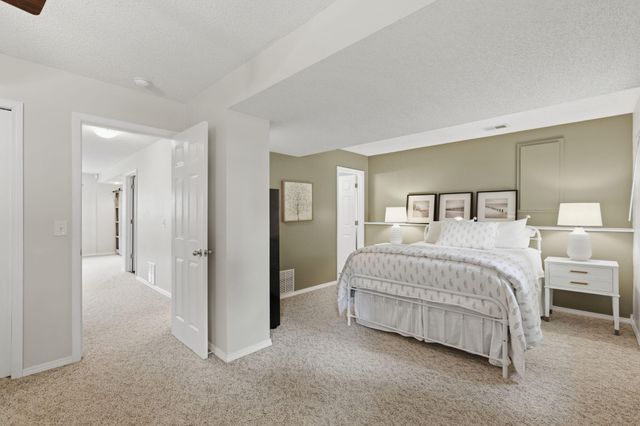 11852 99th Avenue N, Maple Grove, MN 55369