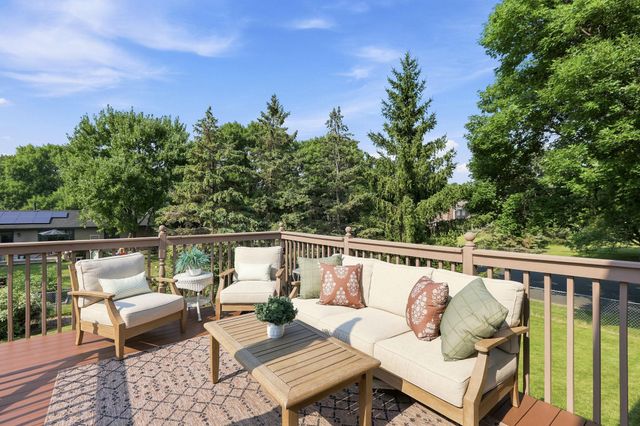 11852 99th Avenue N, Maple Grove, MN 55369