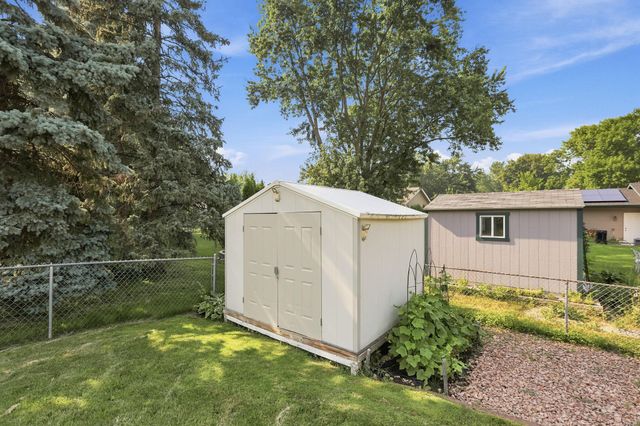 11852 99th Avenue N, Maple Grove, MN 55369