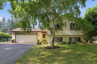 11852 99th Avenue N, Maple Grove, MN 55369
