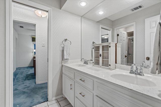 305 Wayne Avenue, Lubbock, TX 79416