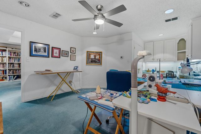 305 Wayne Avenue, Lubbock, TX 79416