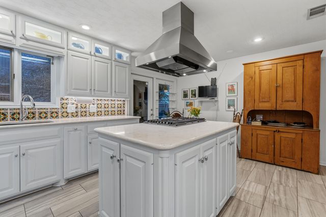 305 Wayne Avenue, Lubbock, TX 79416