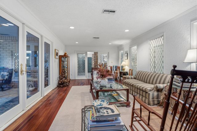 305 Wayne Avenue, Lubbock, TX 79416