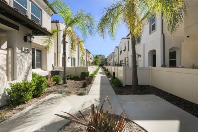 1692 W Trapezoid, Anaheim, CA 92802