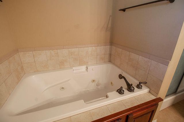 5305 CHAMOIS DR, Columbia, MO 65203