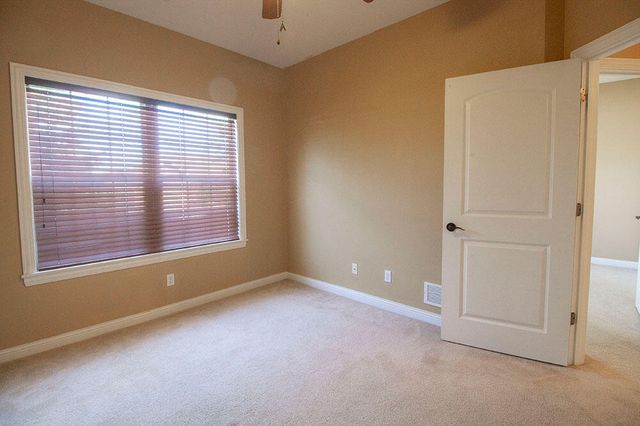 5305 CHAMOIS DR, Columbia, MO 65203