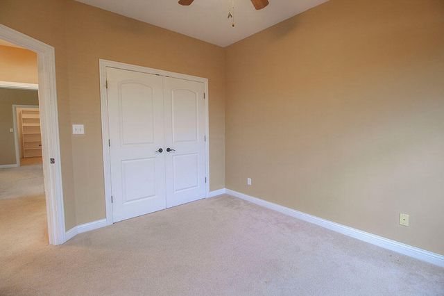 5305 CHAMOIS DR, Columbia, MO 65203