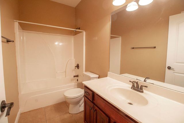 5305 CHAMOIS DR, Columbia, MO 65203