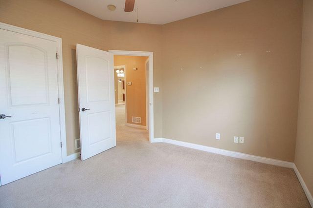 5305 CHAMOIS DR, Columbia, MO 65203