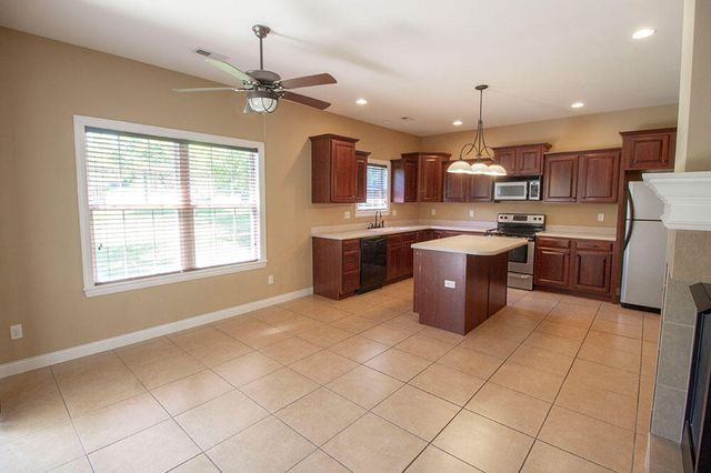 5305 CHAMOIS DR, Columbia, MO 65203