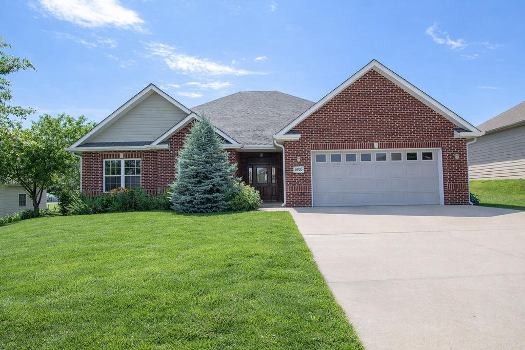 5305 CHAMOIS DR, Columbia, MO 65203