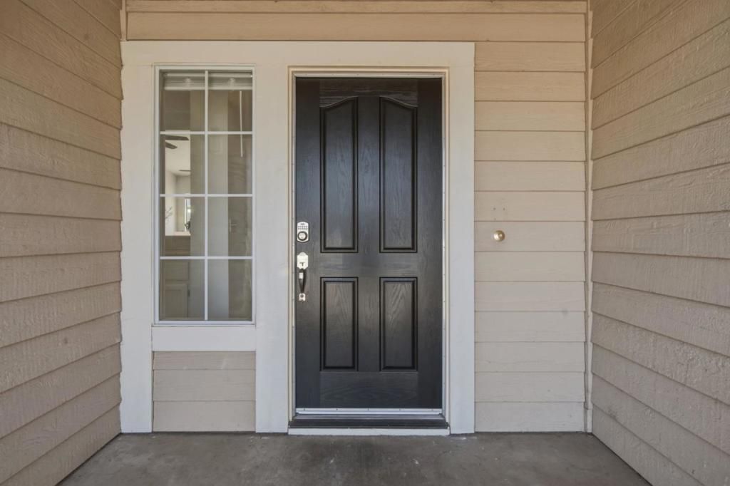 Image 10 of property listing at 2151 Glarner Street, Hollister, CA 95023