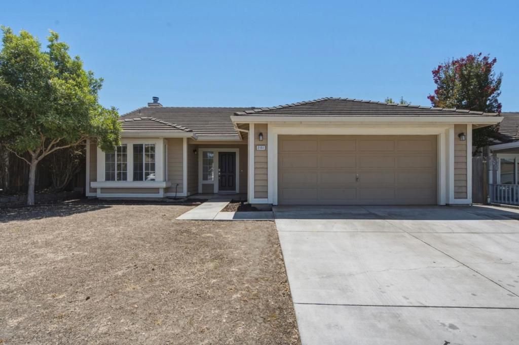 Image 5 of property listing at 2151 Glarner Street, Hollister, CA 95023