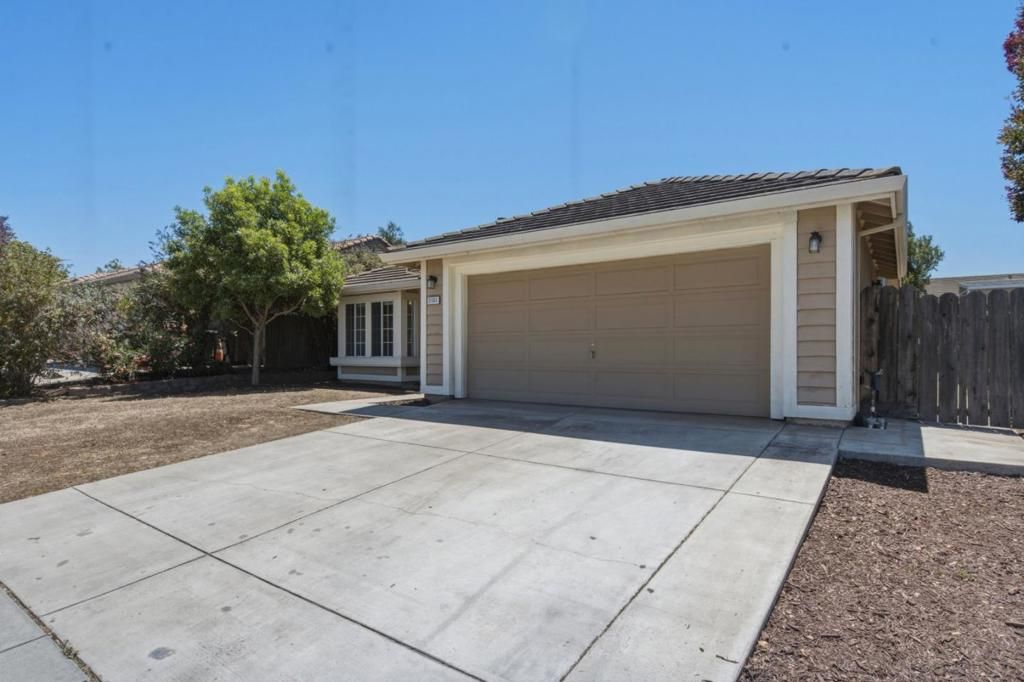 Image 7 of property listing at 2151 Glarner Street, Hollister, CA 95023