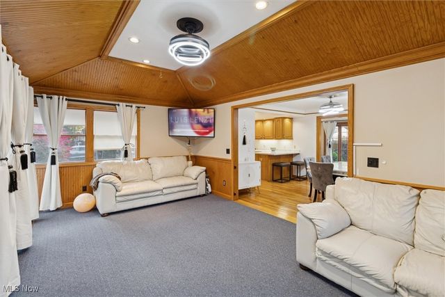 25918 Highland Road, Richmond Heights, OH 44143