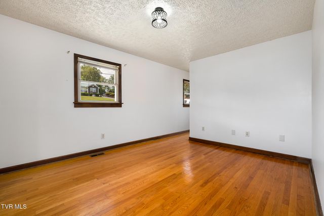 248 Lakeview Drive, Bluff City, TN 37618