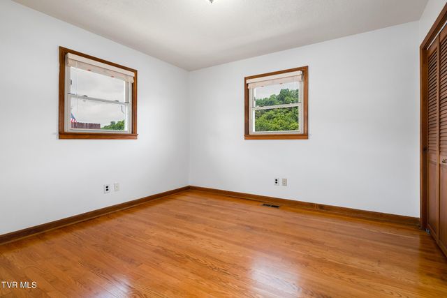 248 Lakeview Drive, Bluff City, TN 37618