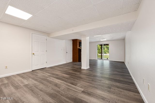 248 Lakeview Drive, Bluff City, TN 37618