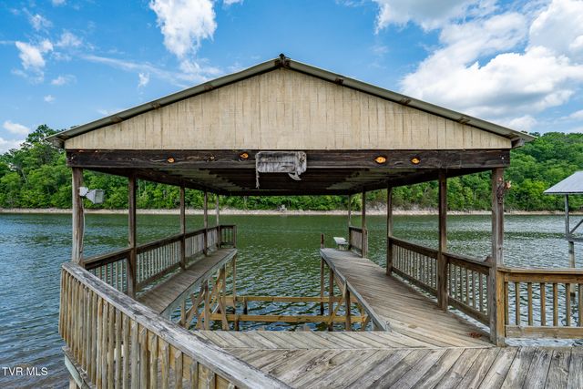 248 Lakeview Drive, Bluff City, TN 37618