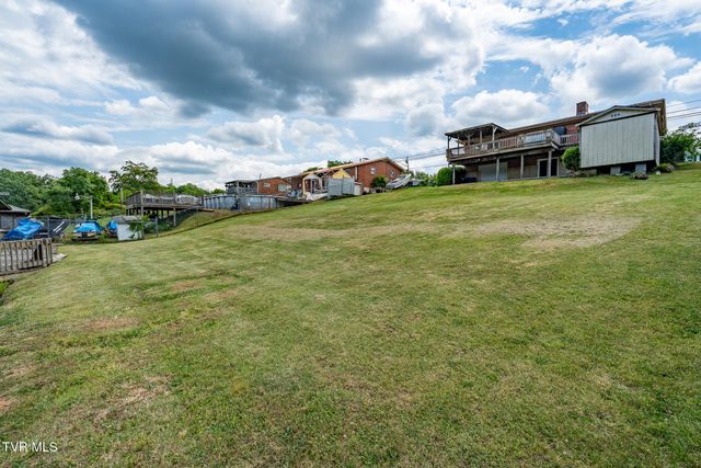 248 Lakeview Drive, Bluff City, TN 37618