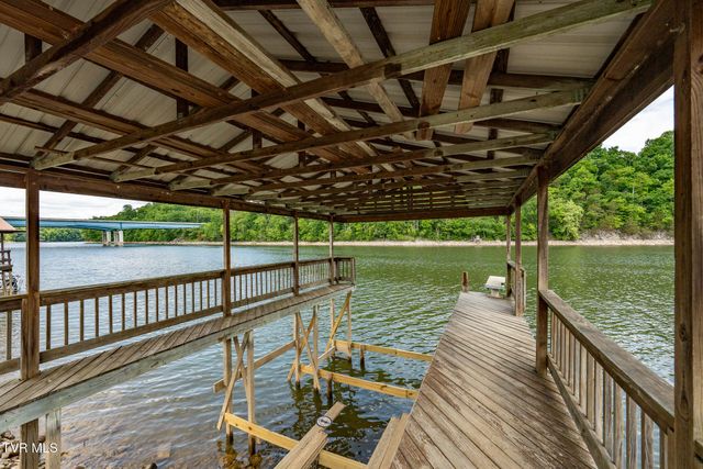 248 Lakeview Drive, Bluff City, TN 37618