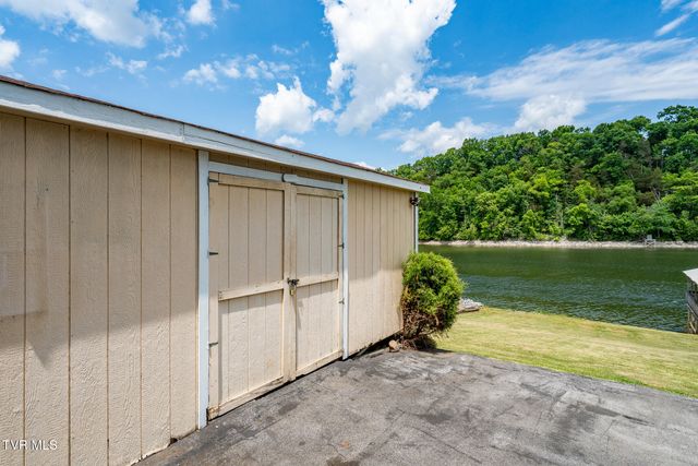 248 Lakeview Drive, Bluff City, TN 37618