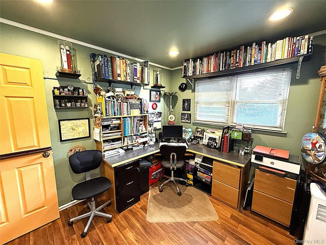 1 Heston Road, Shirley, NY 11967