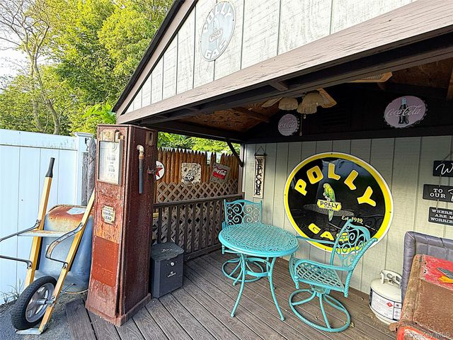 1 Heston Road, Shirley, NY 11967