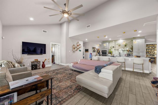 4425 Fuqua Street, Houston, TX 77048