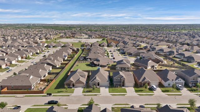 621 Ridgeback Trail, Fort Worth, TX 76052