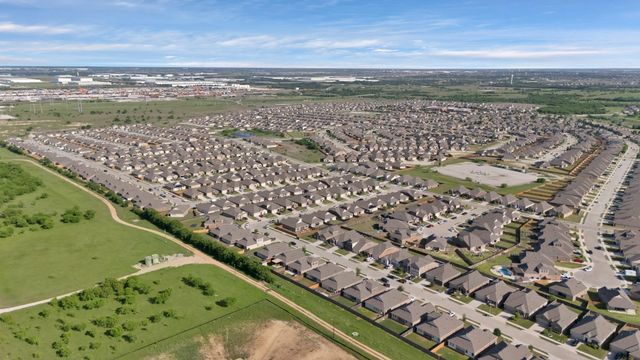 621 Ridgeback Trail, Fort Worth, TX 76052