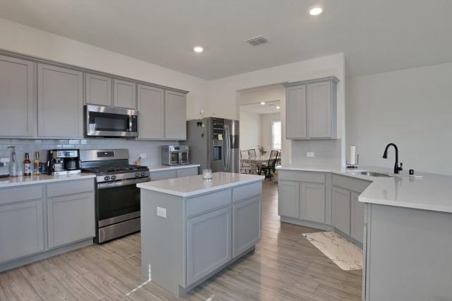 621 Ridgeback Trail, Fort Worth, TX 76052