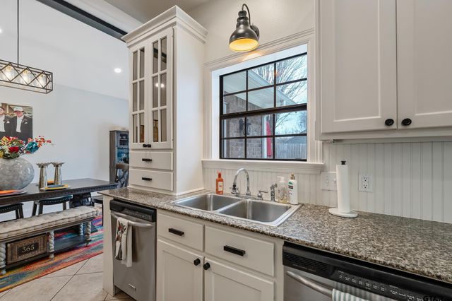 1205 Parkview Dr, Tyler, TX 75703