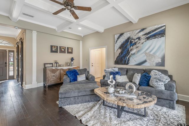 1205 Parkview Dr, Tyler, TX 75703