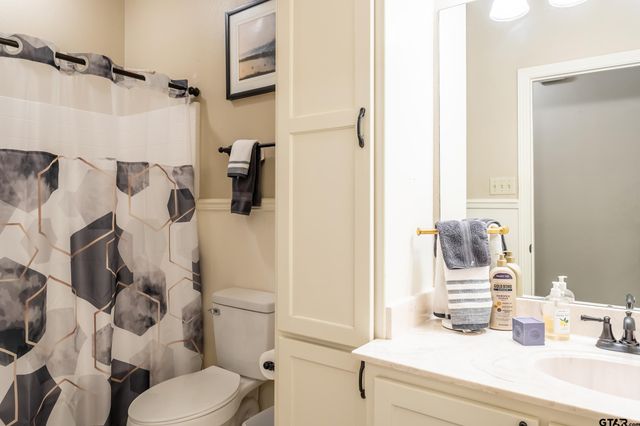 1205 Parkview Dr, Tyler, TX 75703