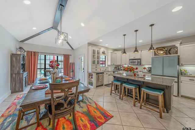 1205 Parkview Dr, Tyler, TX 75703