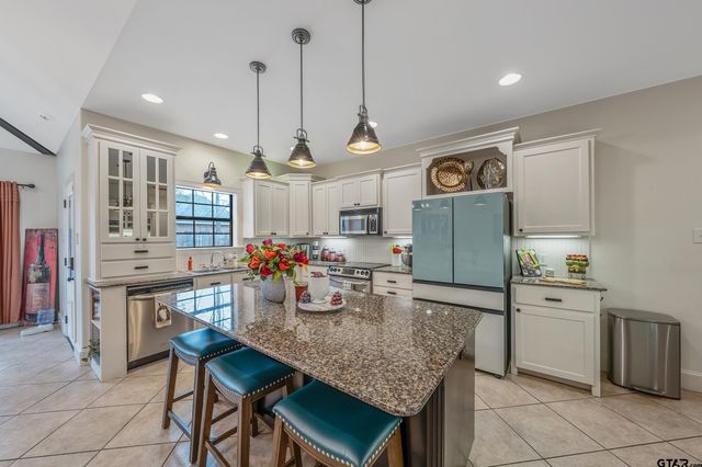 1205 Parkview Dr, Tyler, TX 75703