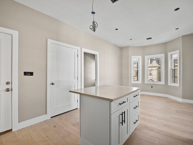 350 Windsor Street 2, Cambridge, MA 02141