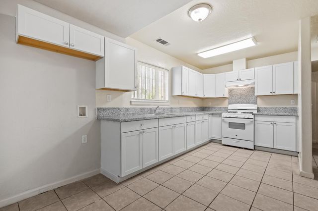 3323 E Tulare Street, Fresno, CA 93702