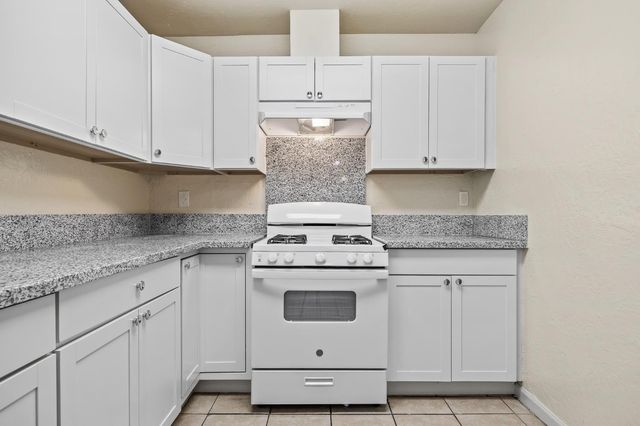 3323 E Tulare Street, Fresno, CA 93702