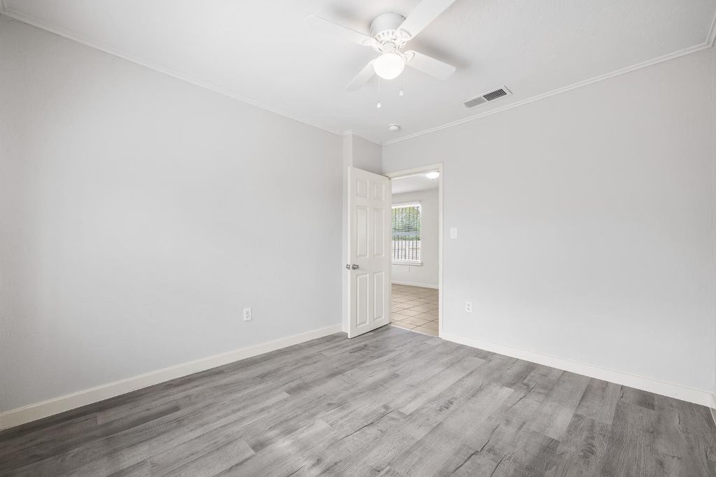 Image 15 of property listing at 3323 E Tulare Street, Fresno, CA 93702