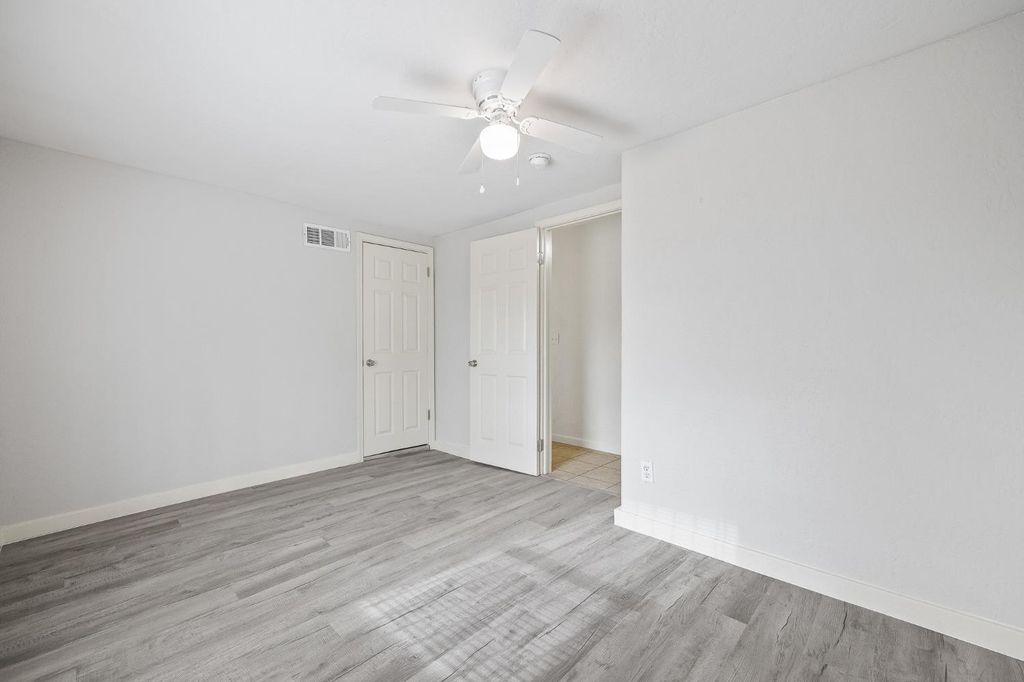 Image 16 of property listing at 3323 E Tulare Street, Fresno, CA 93702