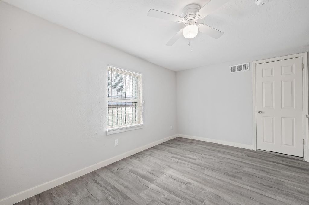 Image 17 of property listing at 3323 E Tulare Street, Fresno, CA 93702