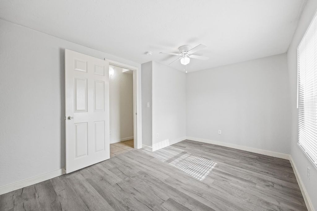 Image 18 of property listing at 3323 E Tulare Street, Fresno, CA 93702