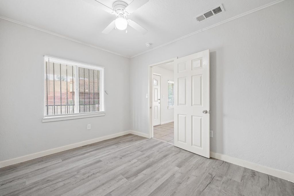 Image 21 of property listing at 3323 E Tulare Street, Fresno, CA 93702