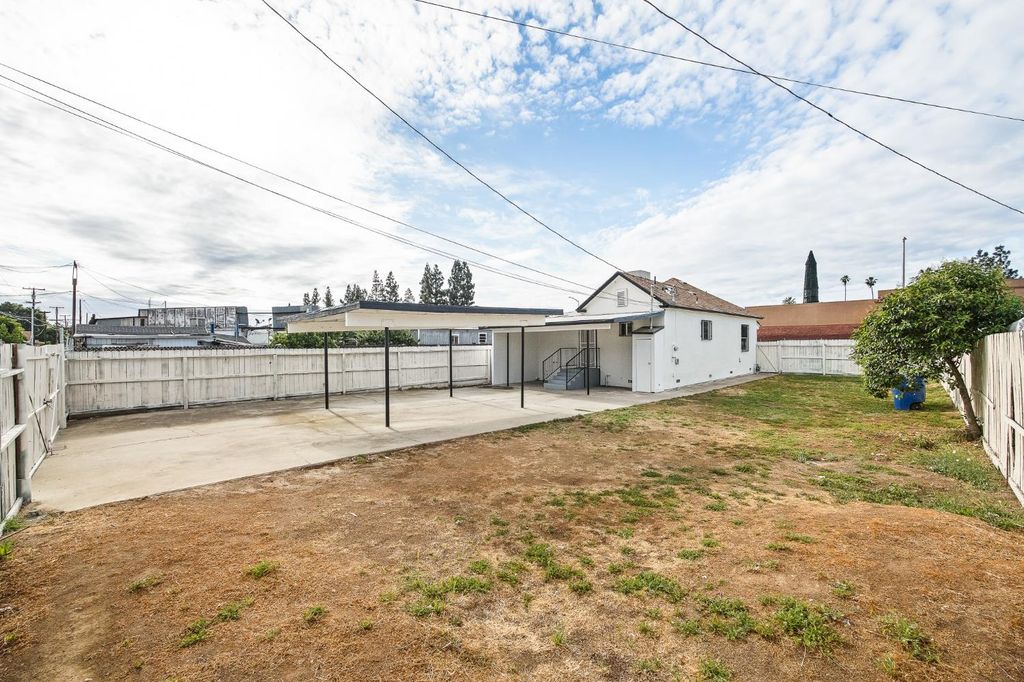 Image 25 of property listing at 3323 E Tulare Street, Fresno, CA 93702