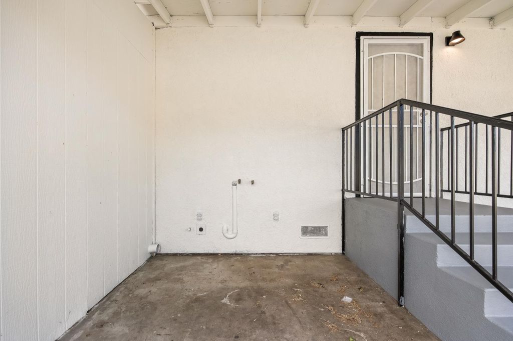 Image 30 of property listing at 3323 E Tulare Street, Fresno, CA 93702
