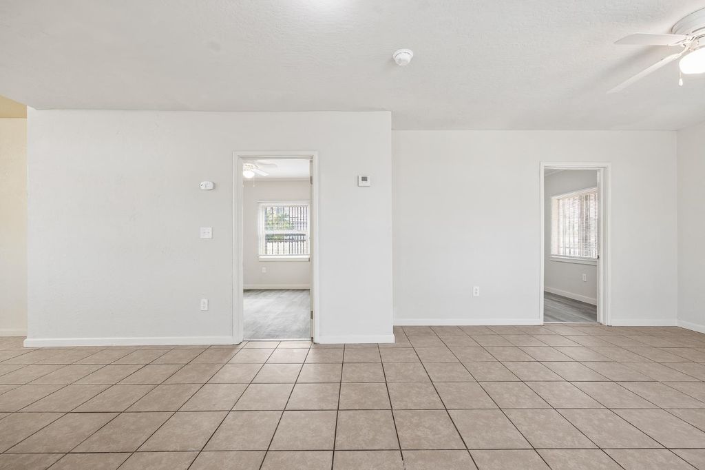 Image 6 of property listing at 3323 E Tulare Street, Fresno, CA 93702