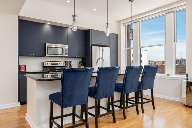 145 N High Street, 400, Columbus, OH 43215